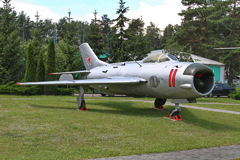 Mikoyan Gurevich MiG-19P 11