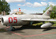 05 red Mikoyan Gurevich MiG-17