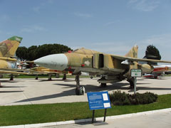 20+12 Mikoyan Gurevich MiG-23ML Flogger