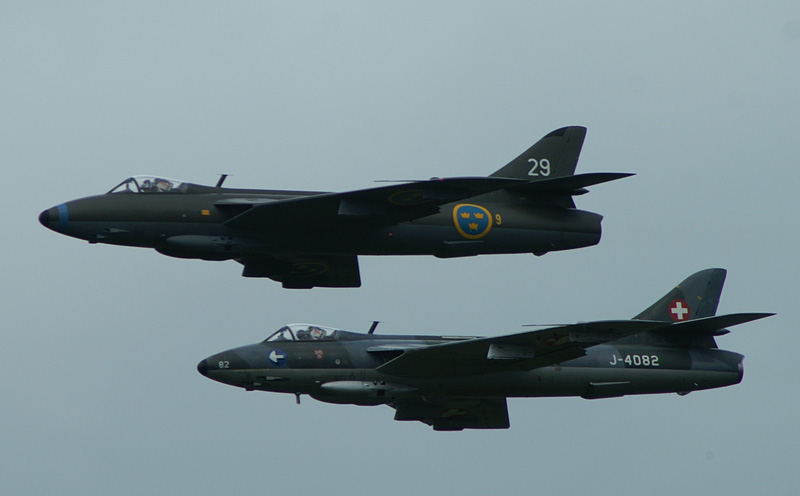 HB-DXM/J-4082 Hawker Hunter F.58 and SE-DXI/34071/9-29 Hawker Hunter F.58