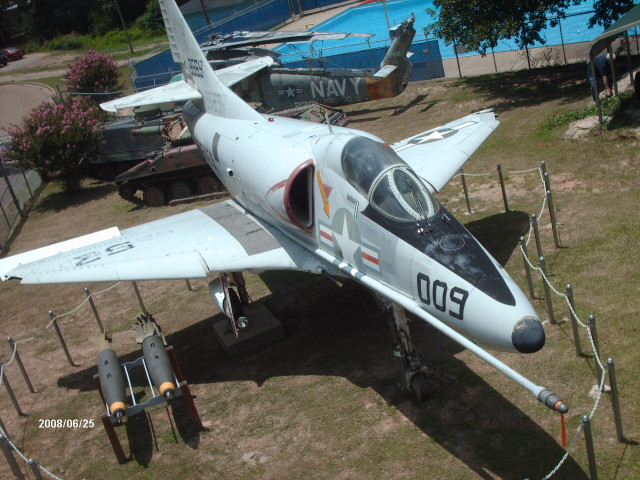 Louisiana Military Museum 148569/009 Douglas A-4C Skyhawk