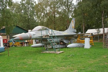 General Dynamics F-16A Fighting Falcon FA38 (with tail of FA25) Belgian Air Force, Tiger Air Force Museum, Kleine Brogel