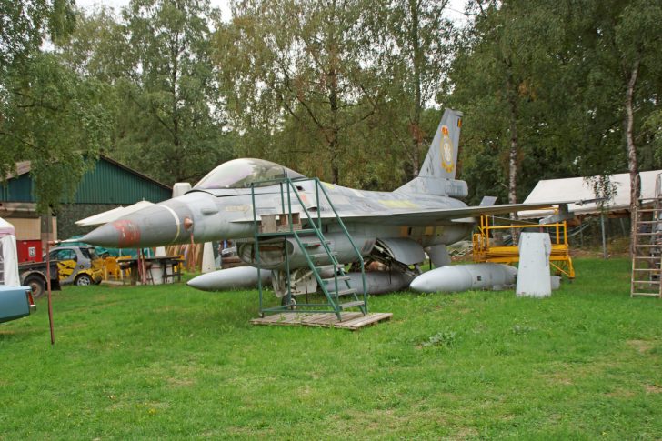 General Dynamics F-16A Fighting Falcon FA38 (with tail of FA25) Belgian Air Force, Tiger Air Force Museum, Kleine Brogel, Belgium