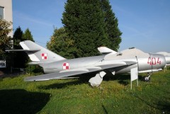 Mikoyan Gurevich MiG-17 (Lim-6bis) 404