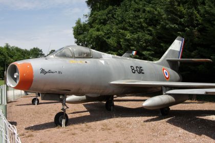 AM Dassault Mystère IVA ALA 8-QE cn 37 Musee Chateau Savigny-lès-Beaune