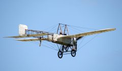 Bleriot XI-2 (replica) F-AZPG, Musée Volant Salis, Aérodrome de Cerny – la Ferté Alais 