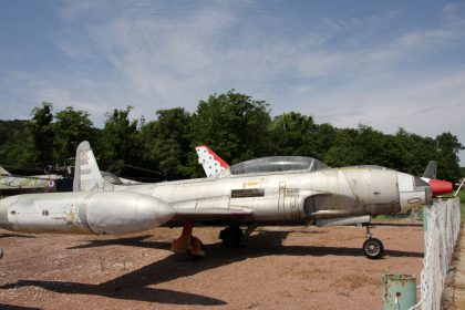 Canadair CT-133 Silverstar 31-YG 52-102 Musee Chateau Savigny-lès-Beaune