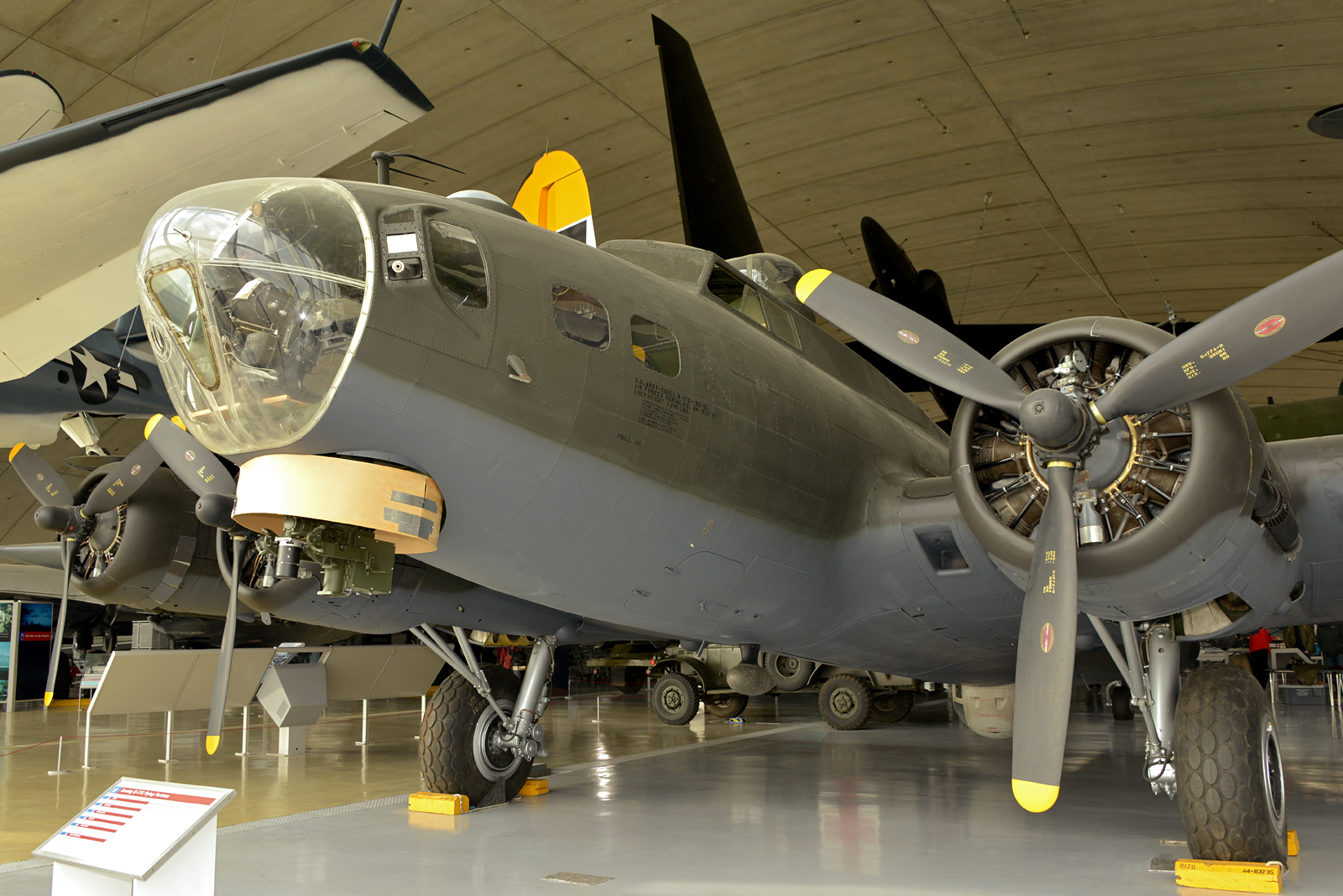 Boeing B-17G Flying Fortress – AviationMuseum