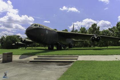 Boeing B-52D Stratofortress 56-0687, Orlando IAP, FL