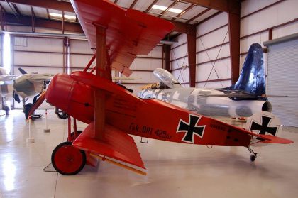 Fokker Dr.1 Drei-Decker N6404Q 425 17 Luftwaffe, Valiant Air Command Warbird Museum, Titusville, FL