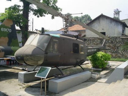 Bell UH-1H Iroquois 15753 United States Army, War Remnants Museum Bảo tàng Chứng tích Chiến tranh