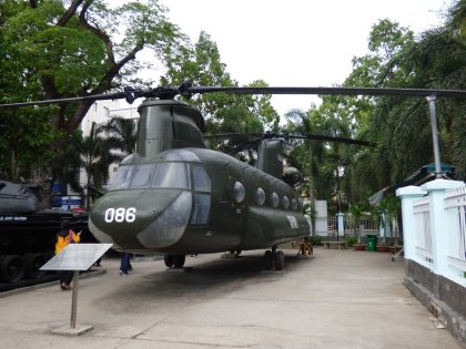 Boeing Vertol CH-47A Chinook 66-0086 US Army, War Remnants Museum