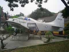 Douglas A-1E Skyraider 132436 US Navy, Vietnam Military History Museum Bảo tàng Lịch sử Quân sự Việt Nam