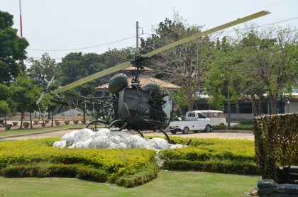 Bell OH-13S Sioux 9182 Royal Thai Army, Thai National Memorial อนุสรณ์สถานแห่งชาติ Bangkok