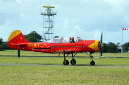 Yakovlev (Aerostar) Yak-52 PH-DTY DOSAAF (Yak Formation), Marineluchtvaartdienst (Netherlands Naval Aviation Service)