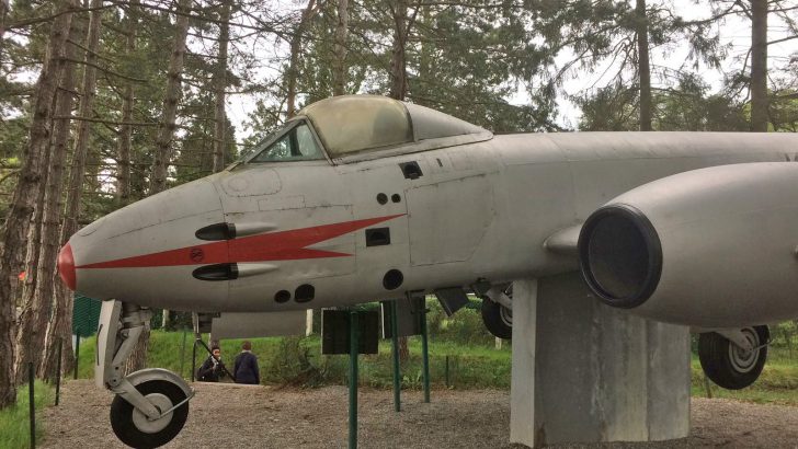 Gloster Meteor F.8 MG-162/KS-K Belgium Air Force, Citadel Dinant, Belgium