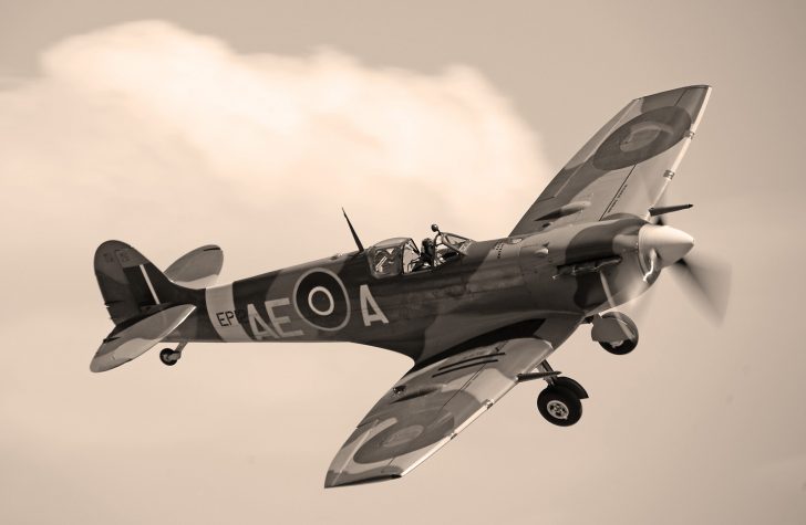 Supermarine Spitfire LFVb EP120/AE-A (G-LFVB) 402 Sqn, City of Winnipeg RAF, Flying Legends Duxford