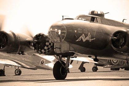 Boeing B-17G Flying Fortress 44-85784/DF-A (G-BEDF) Sally B/Memphis Belle USAAF, Flying Legends Duxford