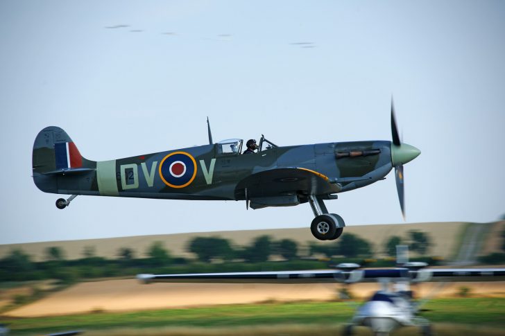 Supermarine Spitfire MK Vc (G-IBSY) EE602/DV-V 129 Sqn. RAF, Anglia Restorations Ltd., Flying Legends Duxford