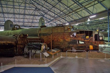 Handley Page Halifax B.2 W1048/TL-S RAF, RAF Museum London