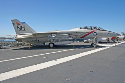 Grumman F-14A Tomcat 158978/NH-205 VF-114 US Navy, USS Midway Museum San Diego, California