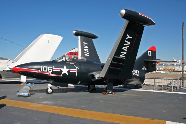 Grumman F9J Cougar 141136/D-106 VF-781 US Navy, USS Midway Museum, San Diego, California | Johan van der Hoek