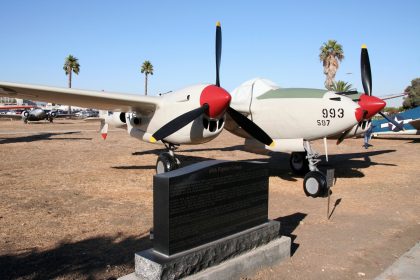 Lockheed P-38 Lightning (replica) 42-03993/597 USAAF | Johan van der Hoek, The Proud Bird Restaurant & Events Center Los Angeles, California USA