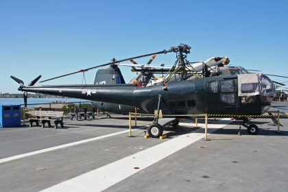 Sikorsky HO3S-1 122515/UR-51 US Navy, USS Midway Museum San Diego, California