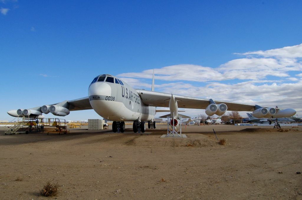 Boeing B-52F Stratofortress – AviationMuseum