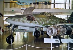 Messerschmitt Me262A-1a 500071/1+3 Luftwaffe (German Air Force), Deutsches Museum, Museumsinsel, München, Germany