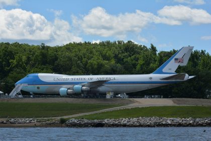 Boeing 747-212B(SF) (VC-25A replica) 82-8000 U.S. Air Force, Air Force One Experience, Oxon Hill, MD 20745