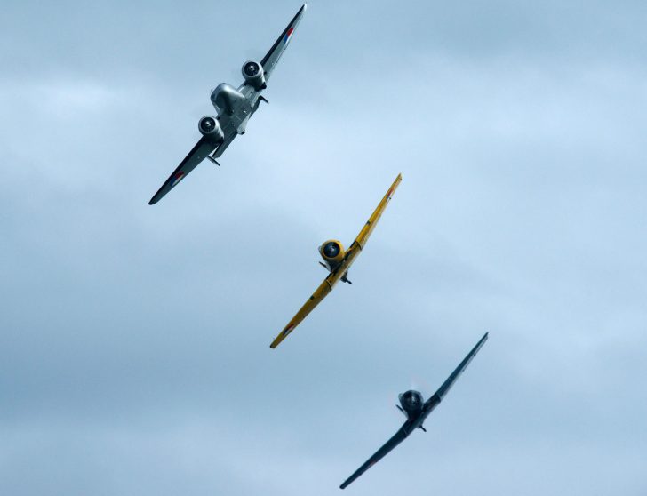 Beech Expeditor 3NM PH-KHV/G-29 Noorduyn AT-16ND Harvard PH-IIB/B-118 and PH-TBR/B-182 KLu Historische Vlucht, Luchtmachtdagen 2019, Volkel