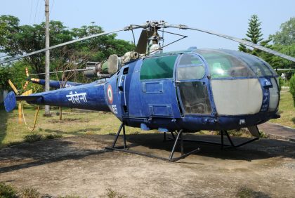 Hindustan Aeronautics Limited SA316B Chetak IN465 Indian Navy, Indian Naval Aviation Museum Goa, India