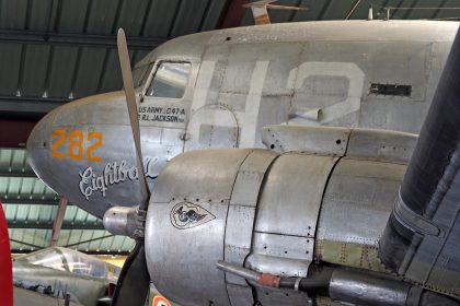 Douglas C-47A Dakota 42-108979/H2-K/282 USAAF, Parc de découverte aéronautique/Collection Betrancourt Albert, France