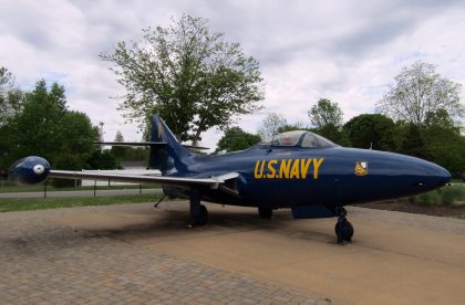 Grumman F9F-5 Panther 125992/1 "Blue Angels" US Navy, Aviation Heritage Park Bowling Green, Kentucky