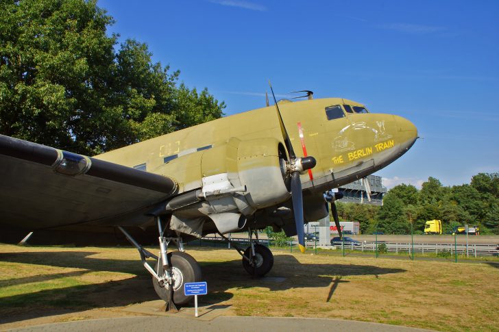 Douglas C-47D Skytrain 43-49081 USAAF