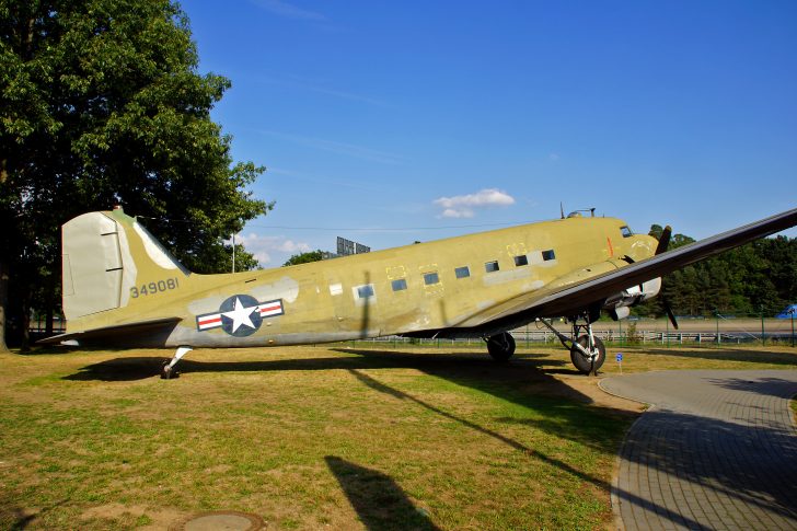 Douglas C-47D Skytrain 43-49081 USAAF