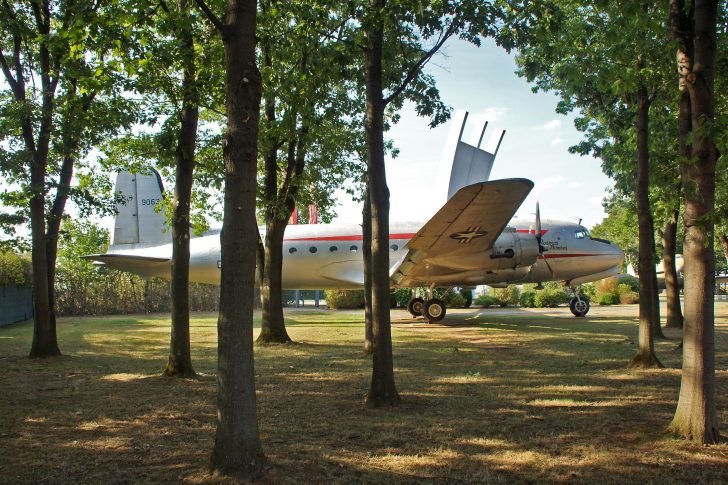 Douglas C-54E Skymaster 44-9063 USAAF