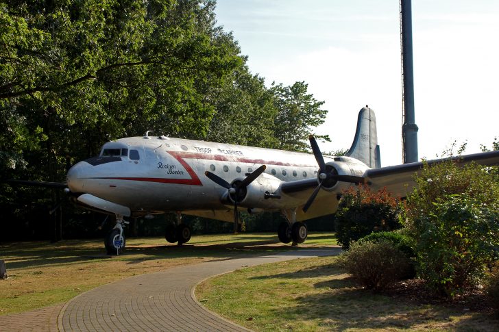 Douglas C-54E Skymaster 44-9063 USAAF