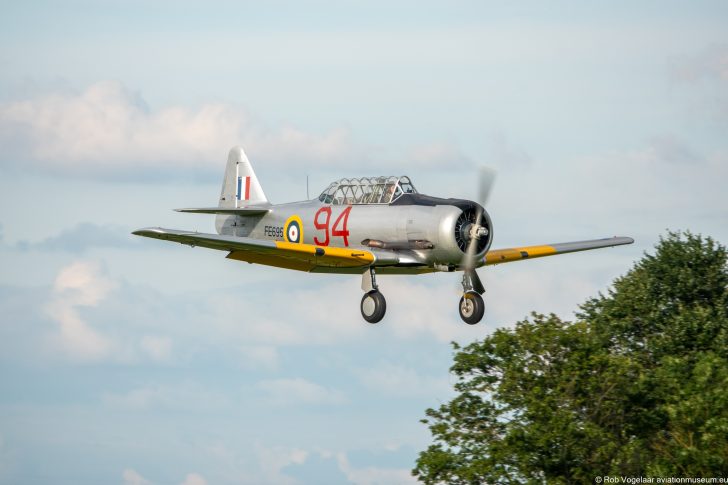 Noorduyn AT-16 Harvard IIB (G-BTXI) FE695/94 RAF, Shuttleworth Collection