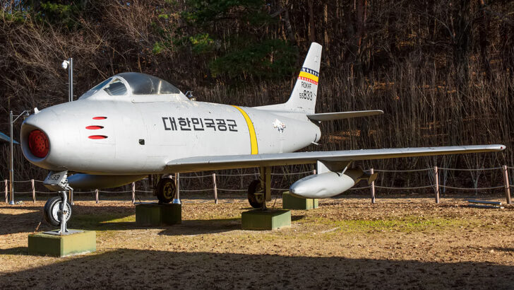 North American F-86F Sabre 55-833 RoKAF